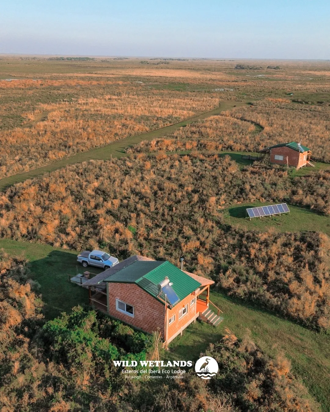 Vista aérea del Wild Wetlands Lodge en el corazón del Portal Cambyretá